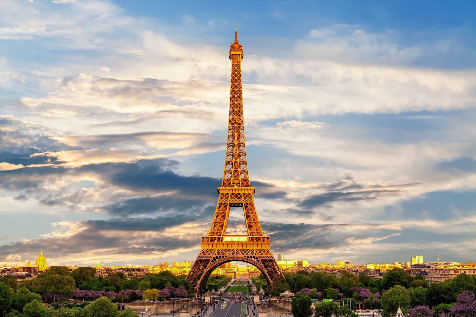 Dos opciones para residir en Francia (y llegar a ciudadanía)